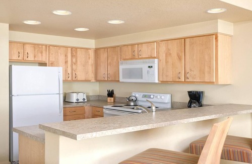 Seaside Gilbert District Resort | Coastal Oregon Escape with Beach Access & Spacious 2BR Family Suite