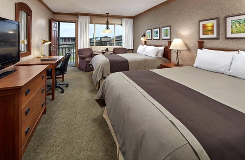 San Simeon Hotel | Coastal Stay Along Highway 101 | Beach Retreat w/Heated Pools