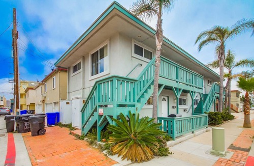 South Mission Beach Apartment | Cohasset Condo 1