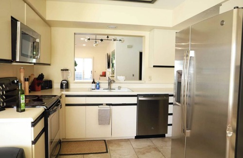 Palm Desert Condo | COME AND ENJOY OUR PERFECTLY LOCATED 2 BDRM VILLA