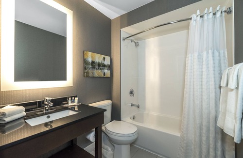 Hamilton Hotel | Comfort Inn Hamilton - Stoney Creek