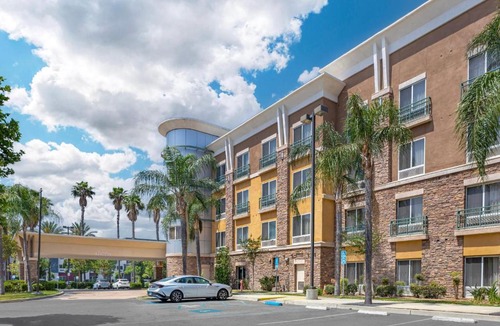 Ontario Hotel | Comfort Suites Ontario Airport Convention Center