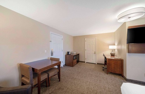 Red Bluff Hotel | Comfort Suites Red Bluff near I-5