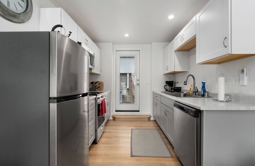 Torrance Cottage | Comfortable cottage 1 mile from the beach