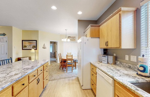Kiwanda Shores House | Comfortable home close to beach with deck and game room close to town