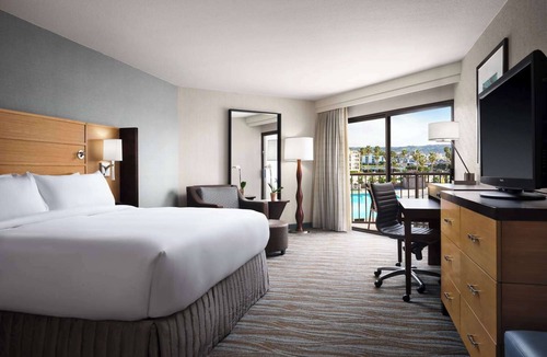 South Redondo Hotel | Comfortable, Spacious & Pet-Friendly! Balcony Close to South Bay Ocean!