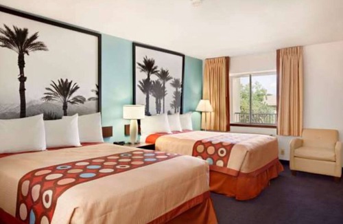 Indio Hotel | Comfortable Super 8 Hotel Suites with Pool and BBQ Area in Indio, Near Coachella