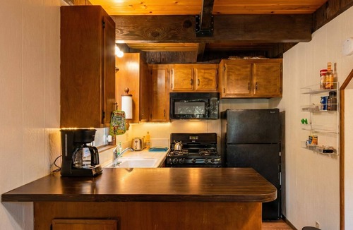 Crestline House | ‼️Comfy 2BR Getaway Near Lake Grego w/Mtn Views