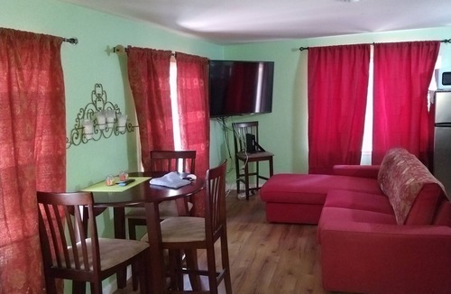 Stockton House | Comfy Private and Safe Studio near University and Victory Park
