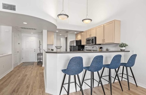 Downtown San Diego Condo | Condo with Soaring Ceilings in Hip Little Italy
