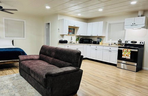 Mojave Apartment | Contemporary Studio Near Mojave Aerospace Airport