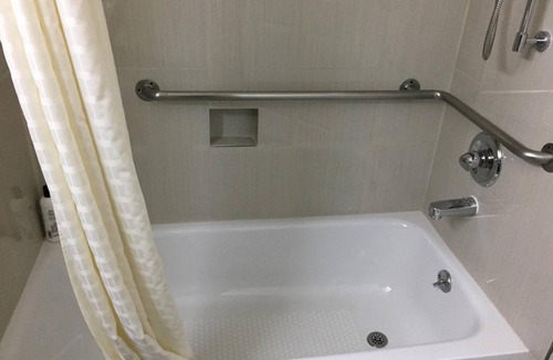 Oakland Hotel | Continental Lodge