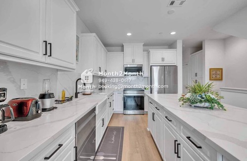 Northwest Anaheim House | Convenient living on Victor Avenue #42270