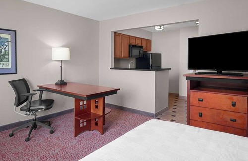 Downtown Hotel | Convenient Studio w/Fully Equipped Kitchen off San Tomas Expy