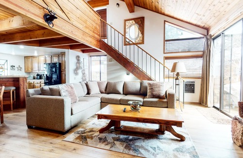 Mammoth Lakes Condo | Corner Large Unit. Washer/Dryer. Great Complex Amenities, Near Kids Park