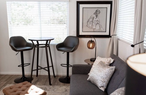 Old Southwest House | Cottage on Historic Grounds: Citrine