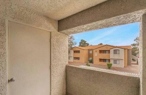 Desert Shores Condo | Cozy 1-bedroom condo in fabulous Las Vegas with AC and gym access near lake.