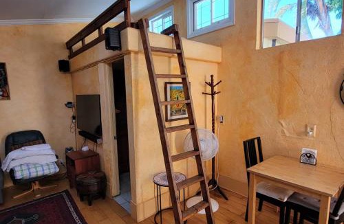 Albany Apartment | cozy 1 bedroom cottage in Albany