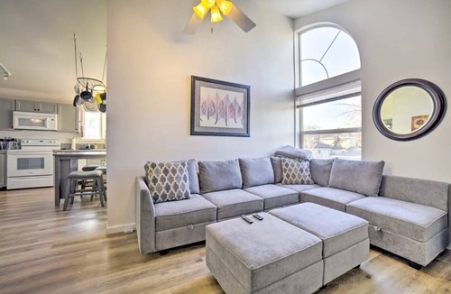 West University House | Cozy 2-bedroom house in Reno near UNR - Sleeps 7