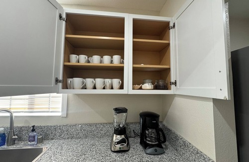 Raisin House | Cozy 2B/1Bth on Peaceful Street