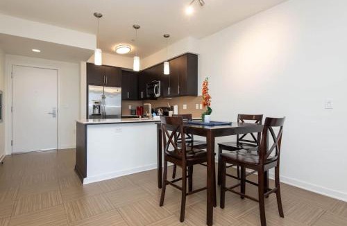Del Rey Apartment | Cozy 2BR Apt Marina Del Rey with pool and hot tub