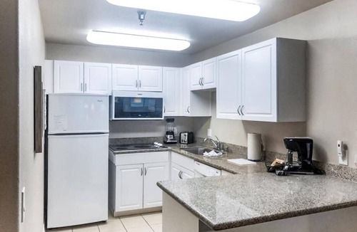 Capistrano Beach Resort | Cozy Beach Vacation! 3 Spacious Units w/Kitchen! Outdoor Pool