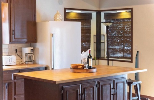 Running Springs House | Cozy Cabin in downtown Running Springs! Minutes to Lake Arrowhead!
