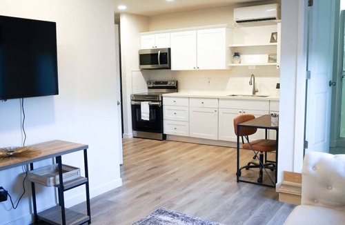 El Cajon House | Cozy Casa | White Sand Suite