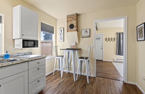 Redwood Cottage | Cozy Cottage in Grants Pass Near River!