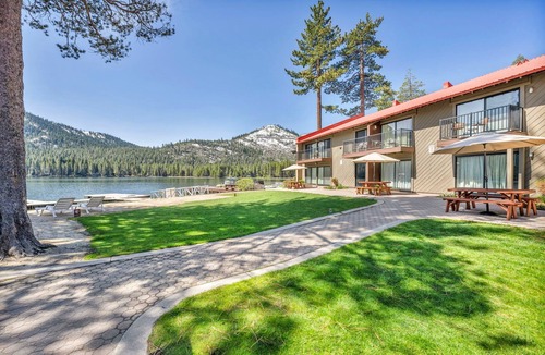 Truckee Condo | Cozy Deluxe Studio #131 at Donner Lake Village