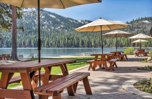 Truckee Condo | Cozy Deluxe Studio #131 at Donner Lake Village
