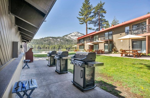 Truckee Condo | Cozy Deluxe Studio #132 at Donner Lake Village
