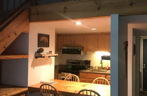 Mammoth Lakes Condo | Cozy End Loft in the Heart of Mammoth