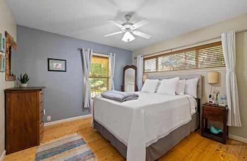 Tuolumne House | Cozy Forest Cabin Near Yosemite Romantic Escape