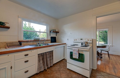 Grants Pass House | Cozy Grants Pass Home ~ 9 Mi to Rogue River Access