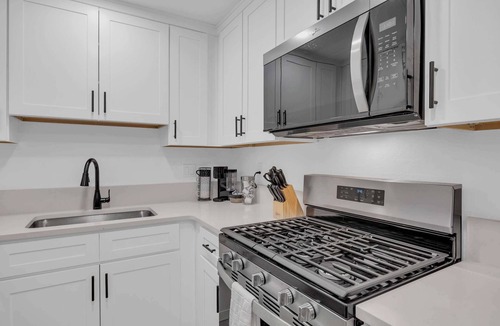 West University House | Cozy Haven/3 Baths/Sleeps 10