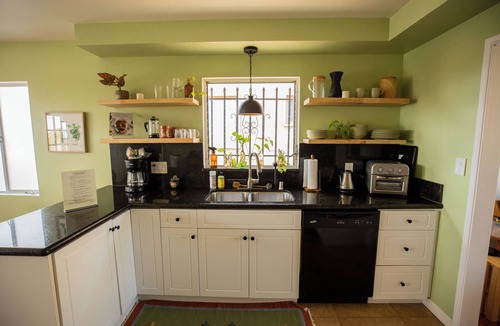 Oak Park House | Cozy Home with Downtown View - 10 min drive to downtown!