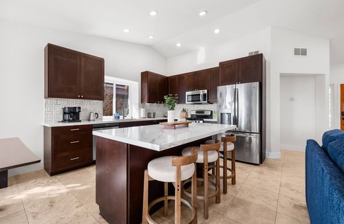 Guajome House | Cozy Homes in Robinwood - Corporate & Insurance Ready