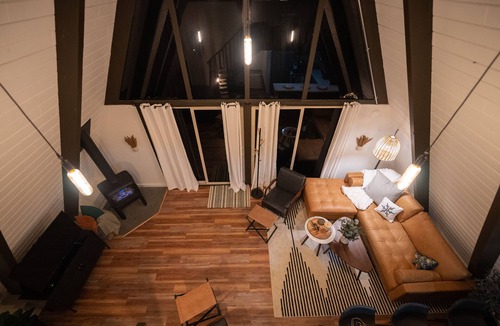 Arrowbear Lake Cabin | Cozy Mid Century A- Frame Cabin Romantic + Hot tub