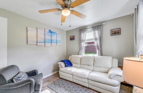 Orick House | Cozy NorCal Cottage: 2 Mi to Redwoods & Beaches!