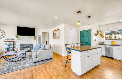 Del Rey Oaks House | Cozy Oaks | A coastal getaway with idyllic scenery!