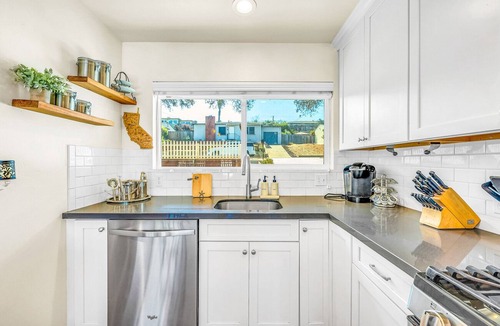 Del Rey Oaks House | Cozy Oaks | A coastal getaway with idyllic scenery!