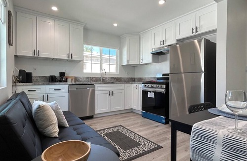 Los Angeles House | Cozy one bedroom one bath house with WD in unit, AC, Ethernet near Culver City