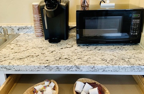 Salinas Cottage | Cozy Private Cottage Near Monterey & Carmel
