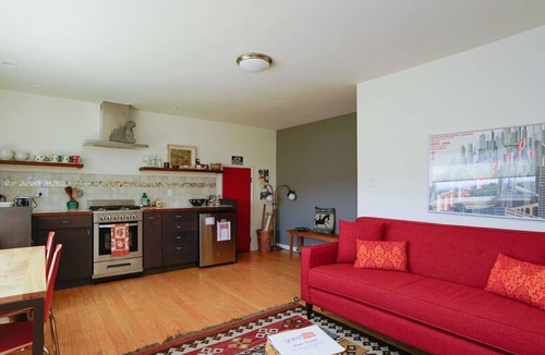 Redwood Heights Apartment | Cozy Renovated Bay View Apt in Oakland w/Parking
