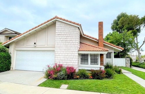 Woodbridge House | Cozy Single Level 3 Bed 2 Bath Home in the Heart of Irvine