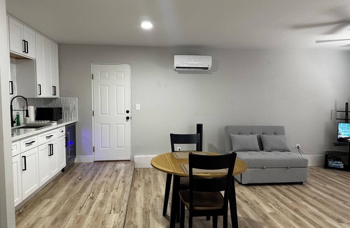 Winchester Apartment | Cozy studio in cool Las Vegas with refreshing AC