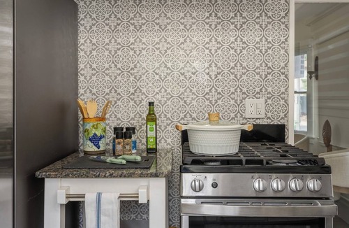 Alamitos Beach House | CozyVibeStay . King Bed. Parking. Walk to Beach