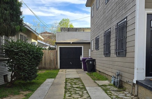 Alamitos Beach House | CozyVibeStay. Walk to Sand. Workspace. Parking