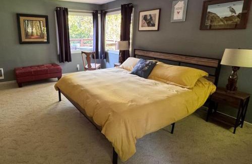 Crescent City North House | Creek Song Retreat